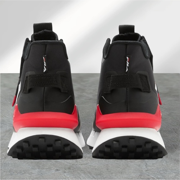 Fila - Women’s Space Runner. New without box. - Picture 5 of 6